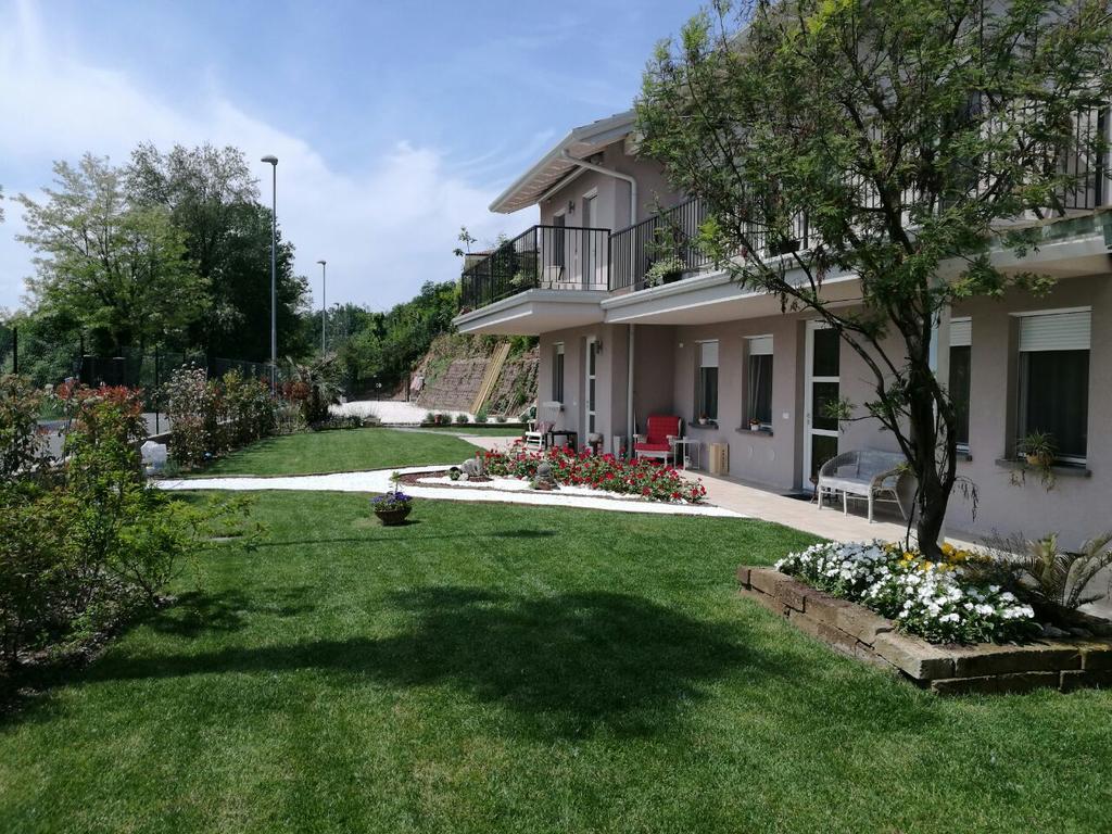 Mimosa Apartments Soiano Del Lago Exteriér fotografie